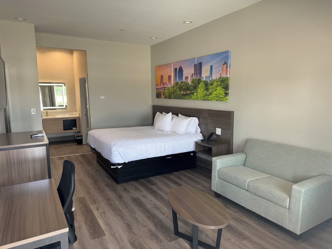 Clarion Pointe Spring