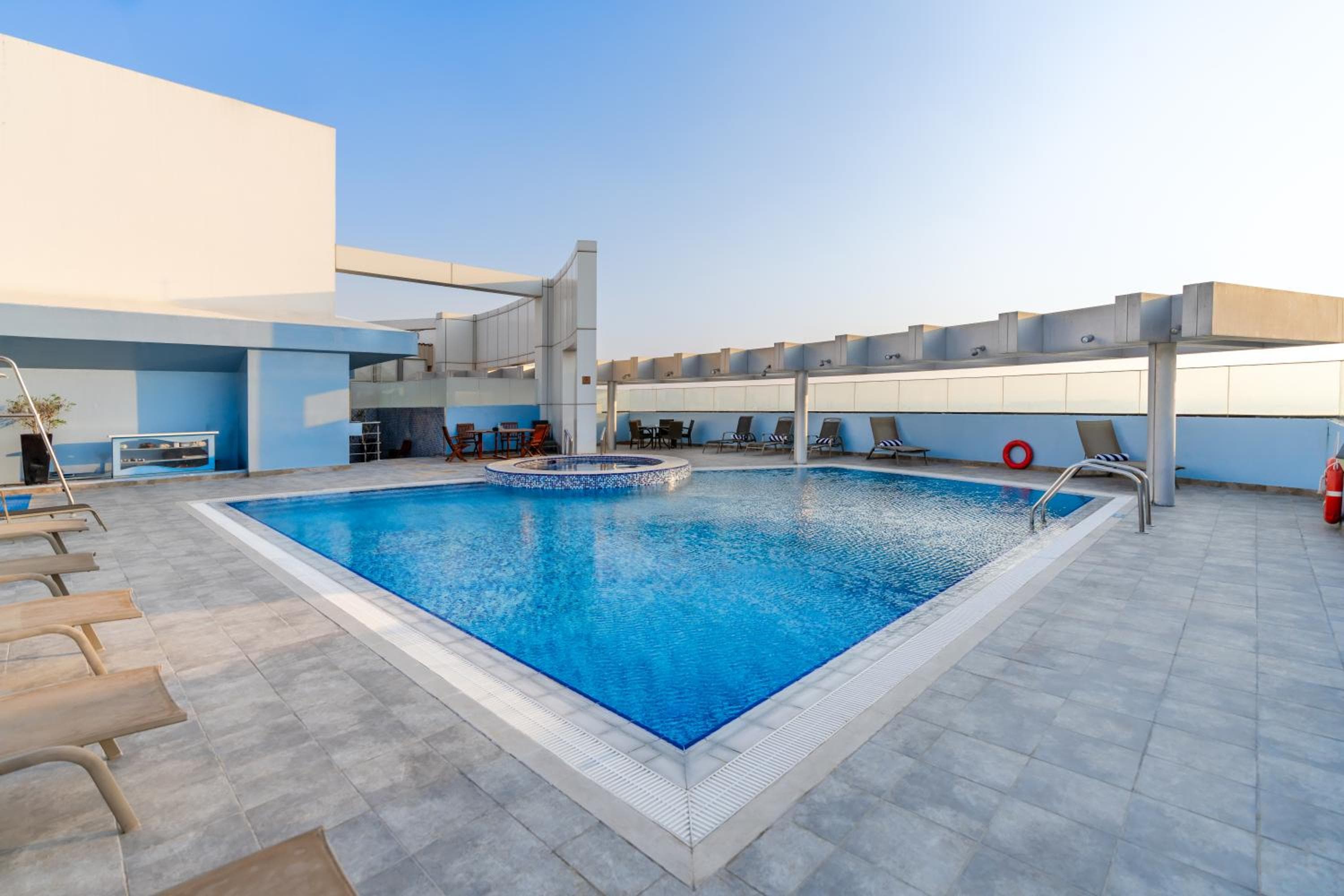 MONTREAL BARSHA HOTEL