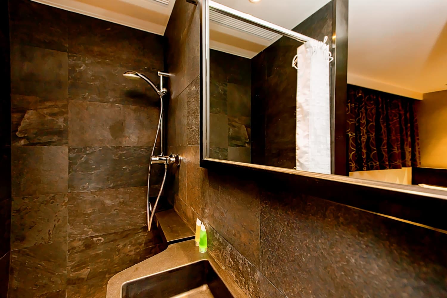 Noble Park Hotel (inactive)