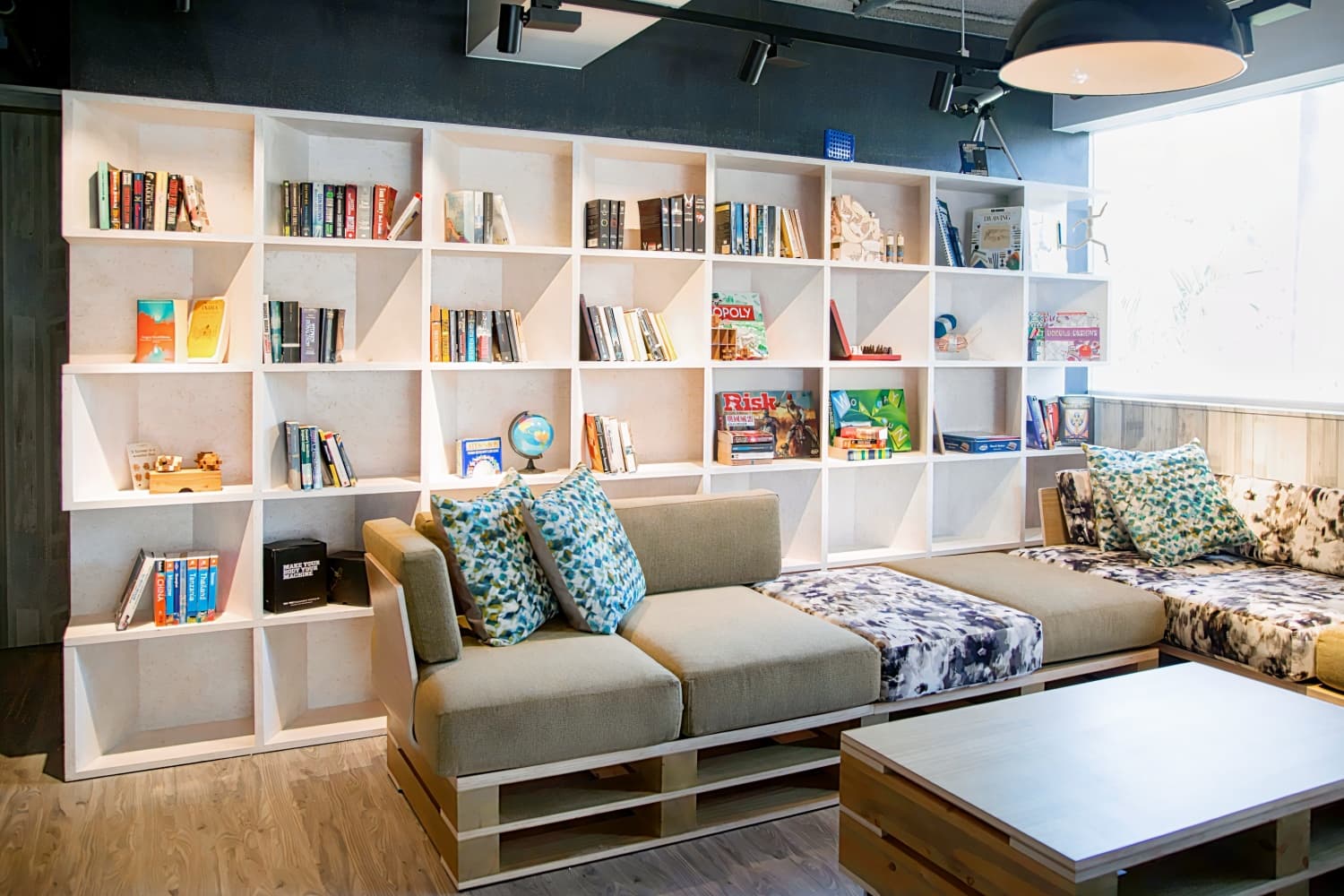 Mojo Nomad Aberdeen Harbour by Ovolo