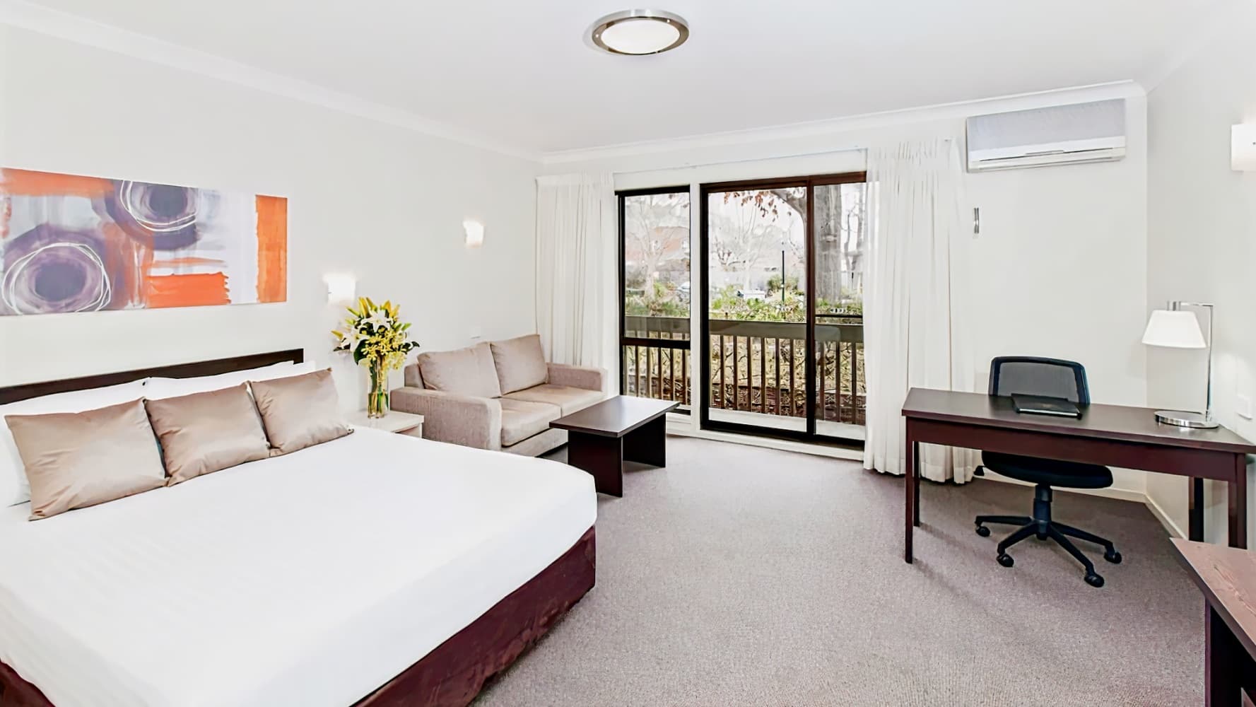 ibis Styles Canberra Tall Trees