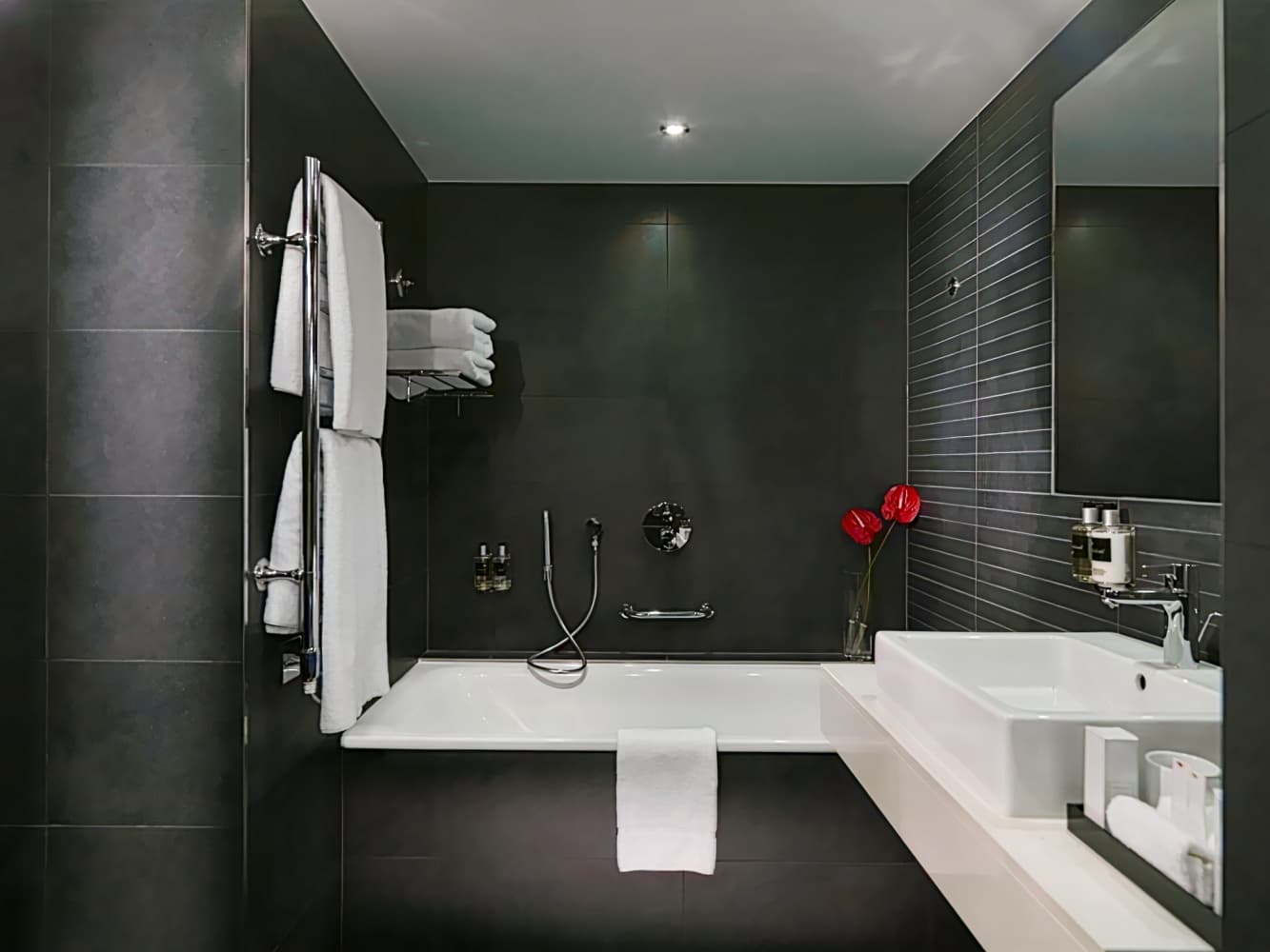 Guildford Harbour Hotel