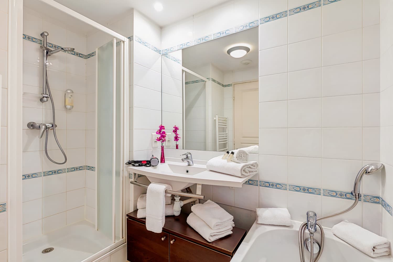 Zenitude Hôtel - Divonne Confort