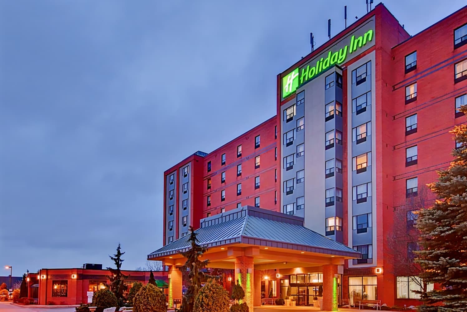 Holiday Inn & Suites Windsor – Ambassador Bridge