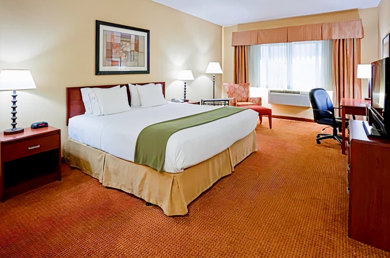 Holiday Inn Express Hotel and Suites Stevens Point