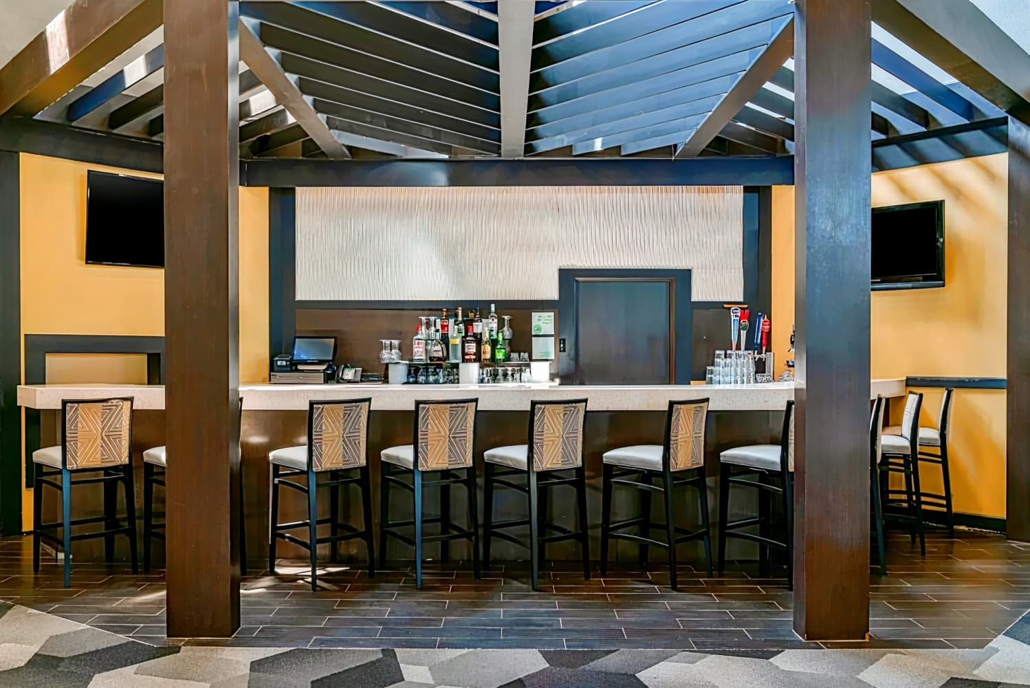 Holiday Inn Morgantown/Pennsylvania Turnpike Exit 298