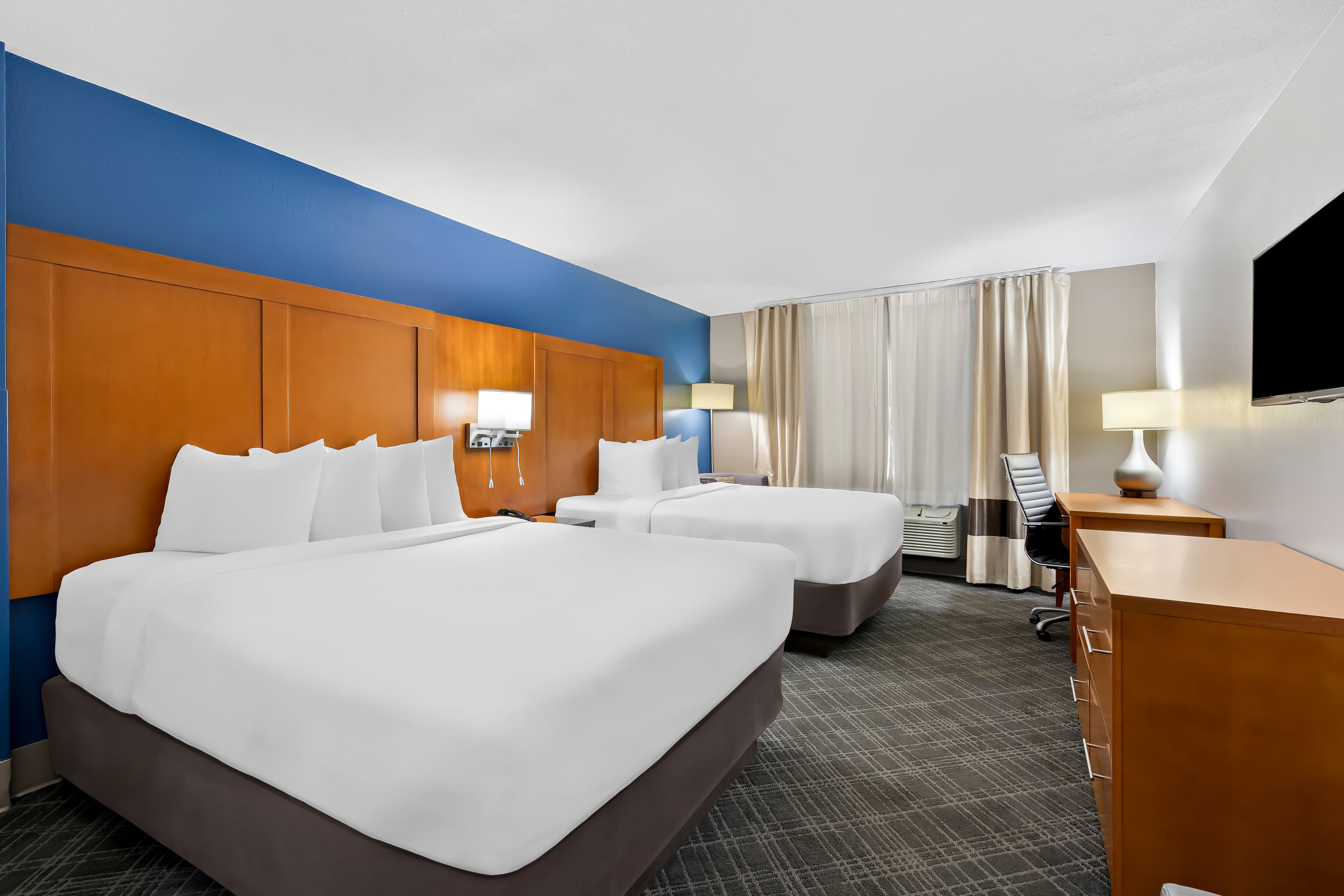 Comfort Inn & Suites Nashville Near Tanger Outlets