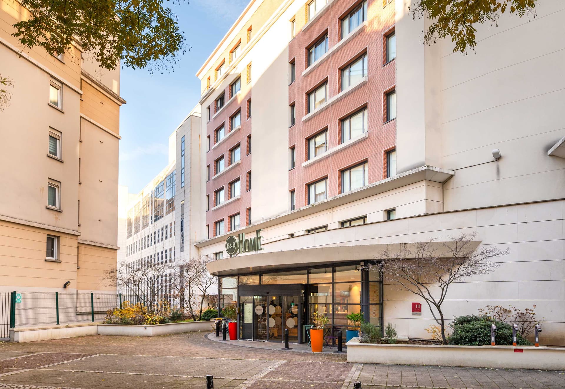 B&B HOME Rueil-Malmaison Gare