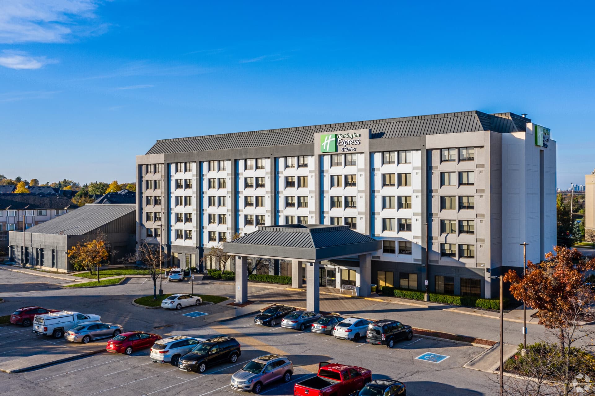 Holiday Inn Express & Suites Mississauga-Toronto Southwest, an IHG Hotel