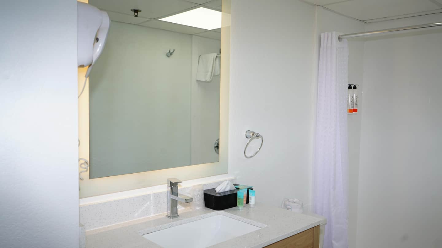 Waterfront Inn PHL Airport