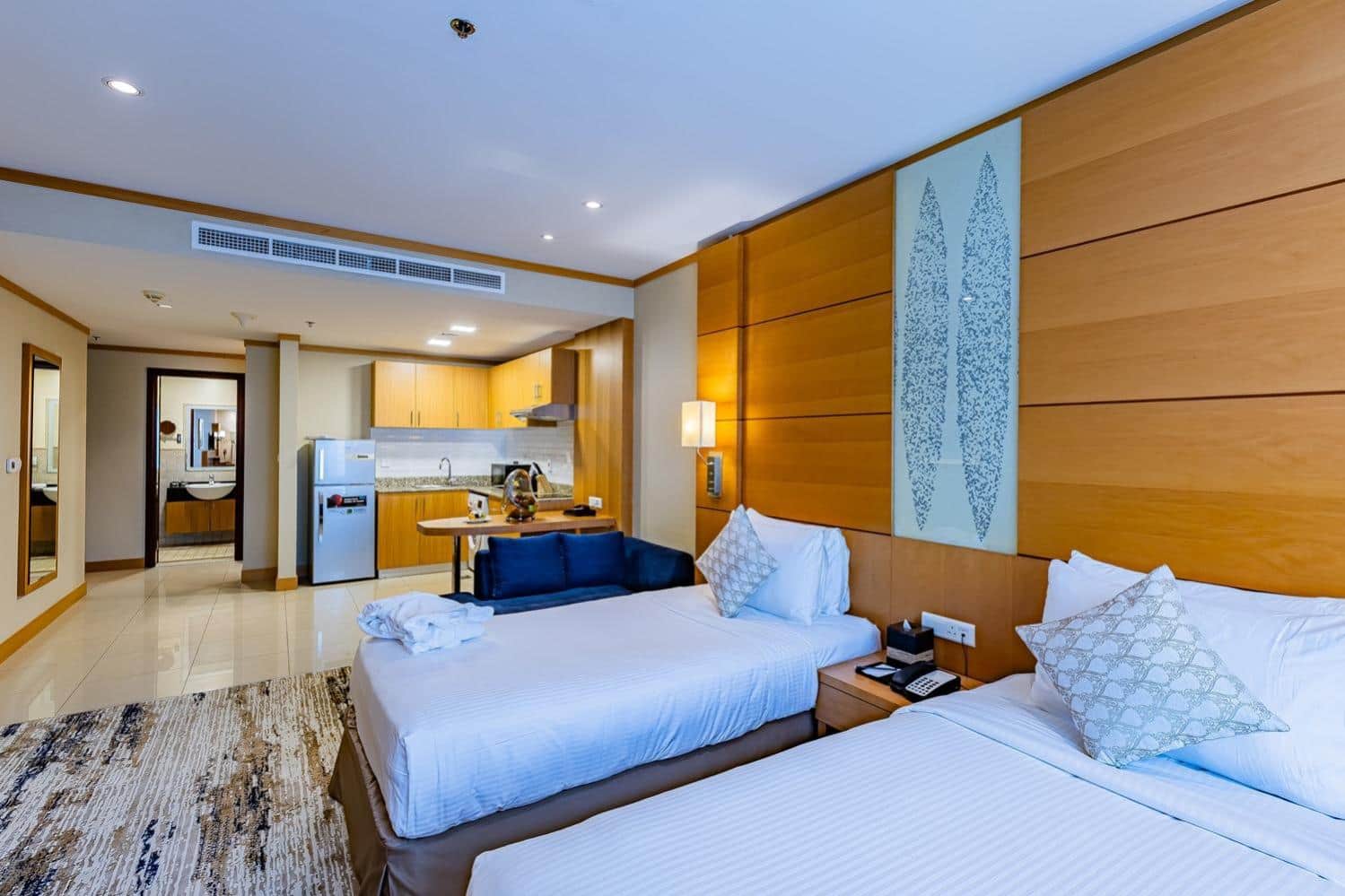 Carlton Downtown Hotel