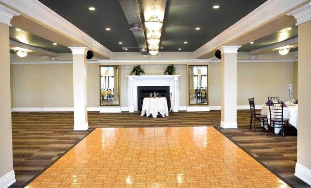 Niagara Crossing Hotel and Spa
