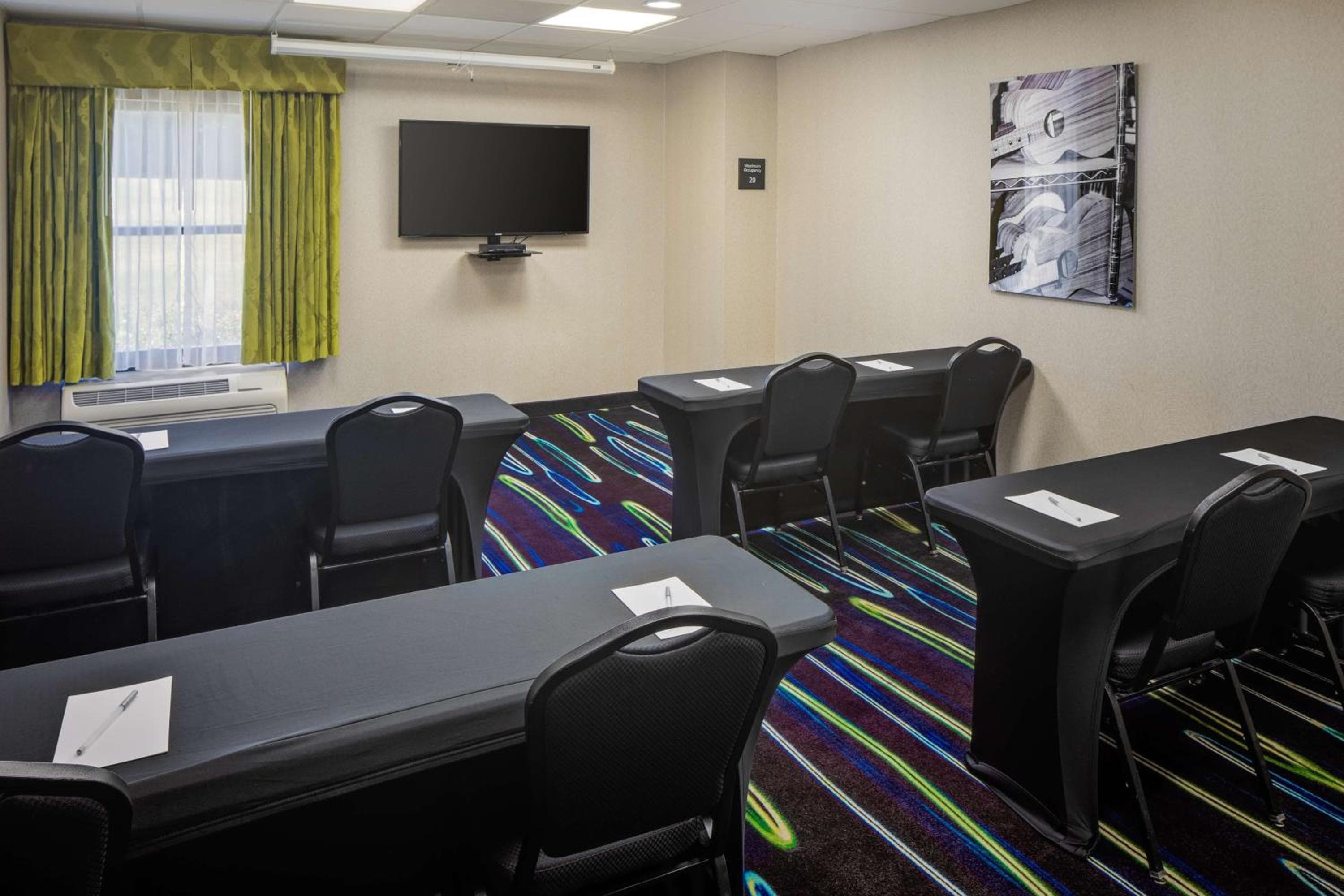 Hampton Inn & Suites Nashville-Airport