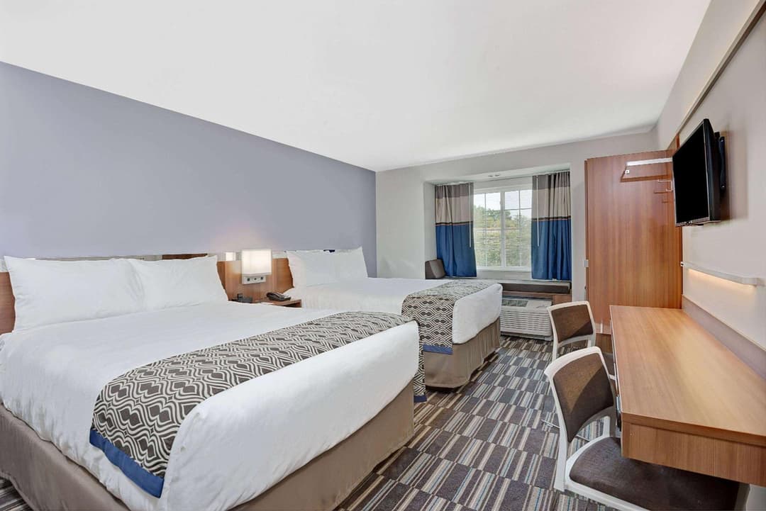 Microtel Inn & Suites by Wyndham Philadelphia Airport Ridley