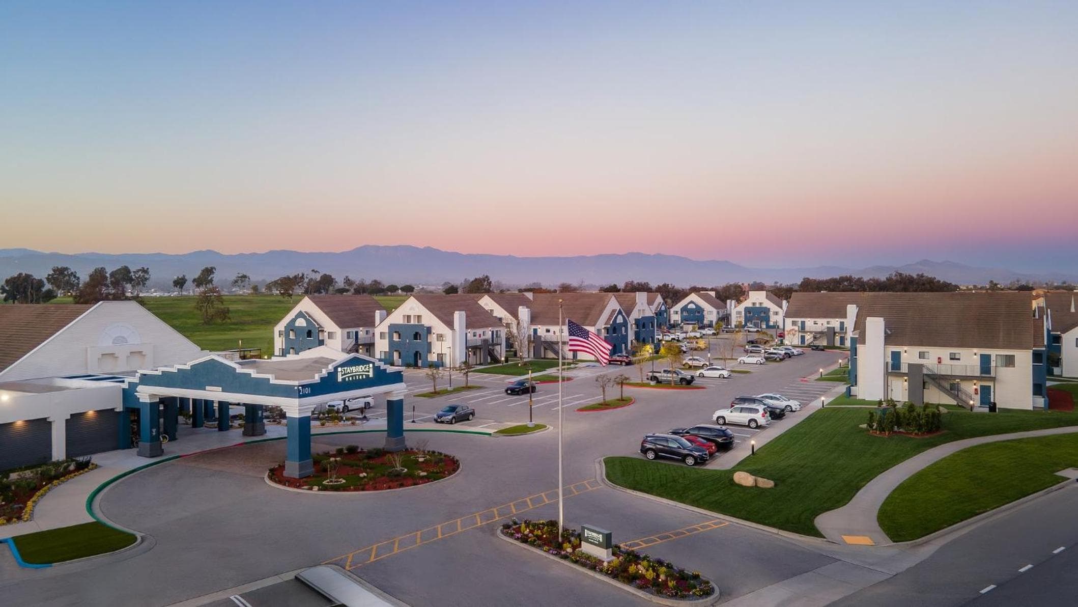 Staybridge Suites - Oxnard - River Ridge