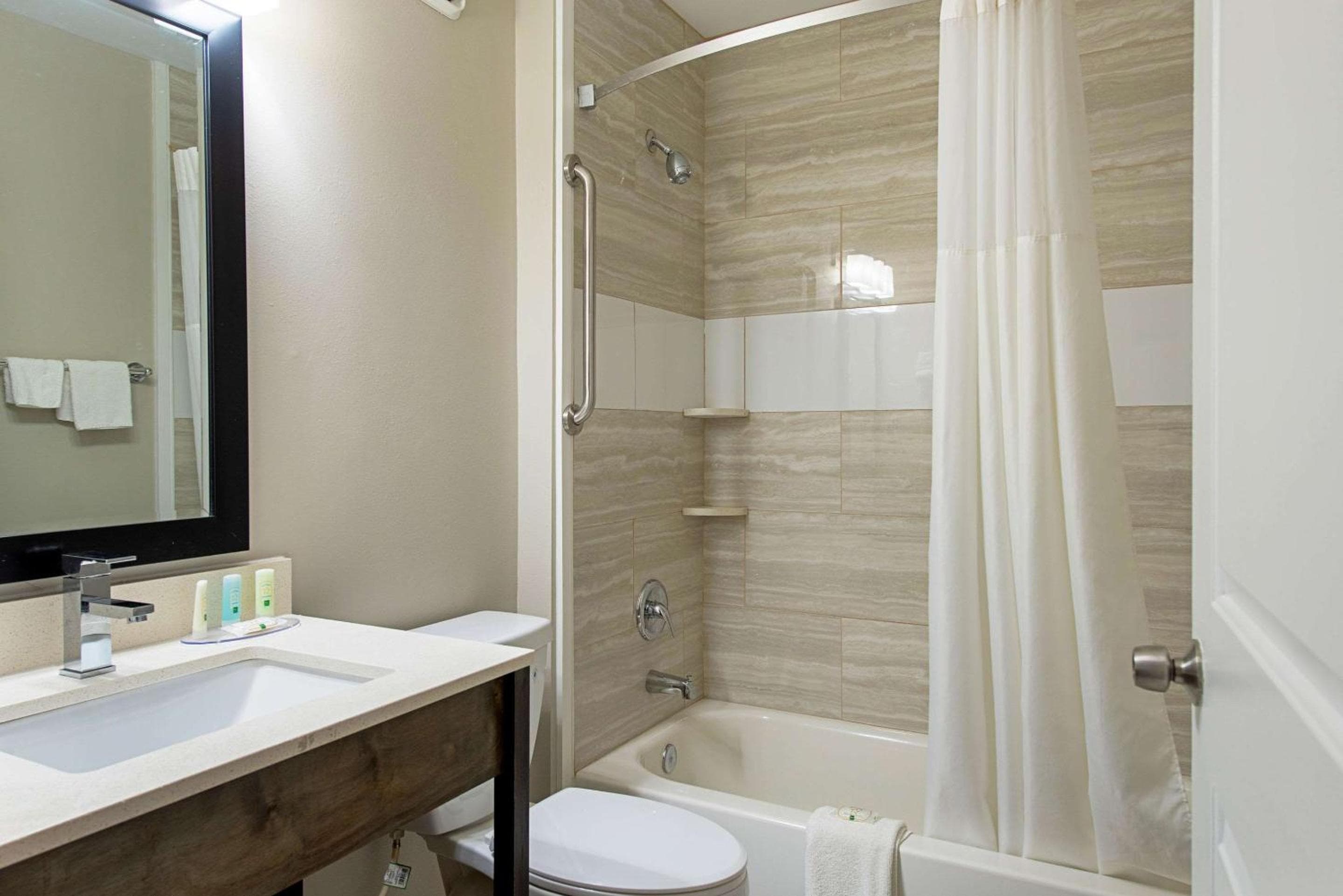 Quality inn - Mishawaka South bend