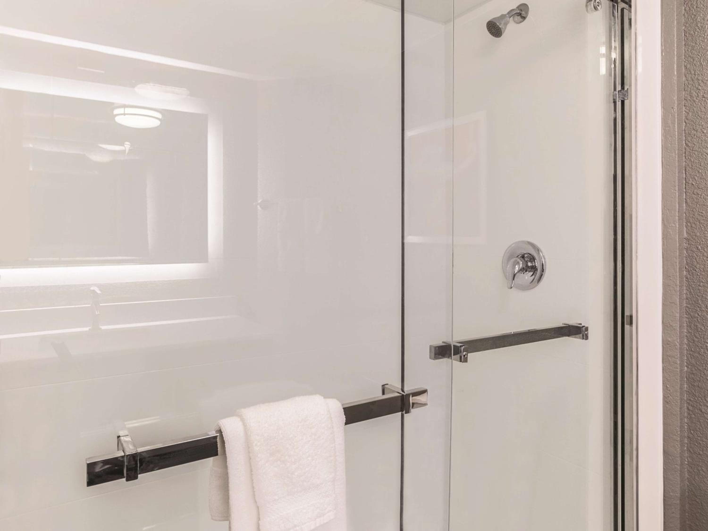 La Quinta Inn & Suites by Wyndham Austin Near The Domain