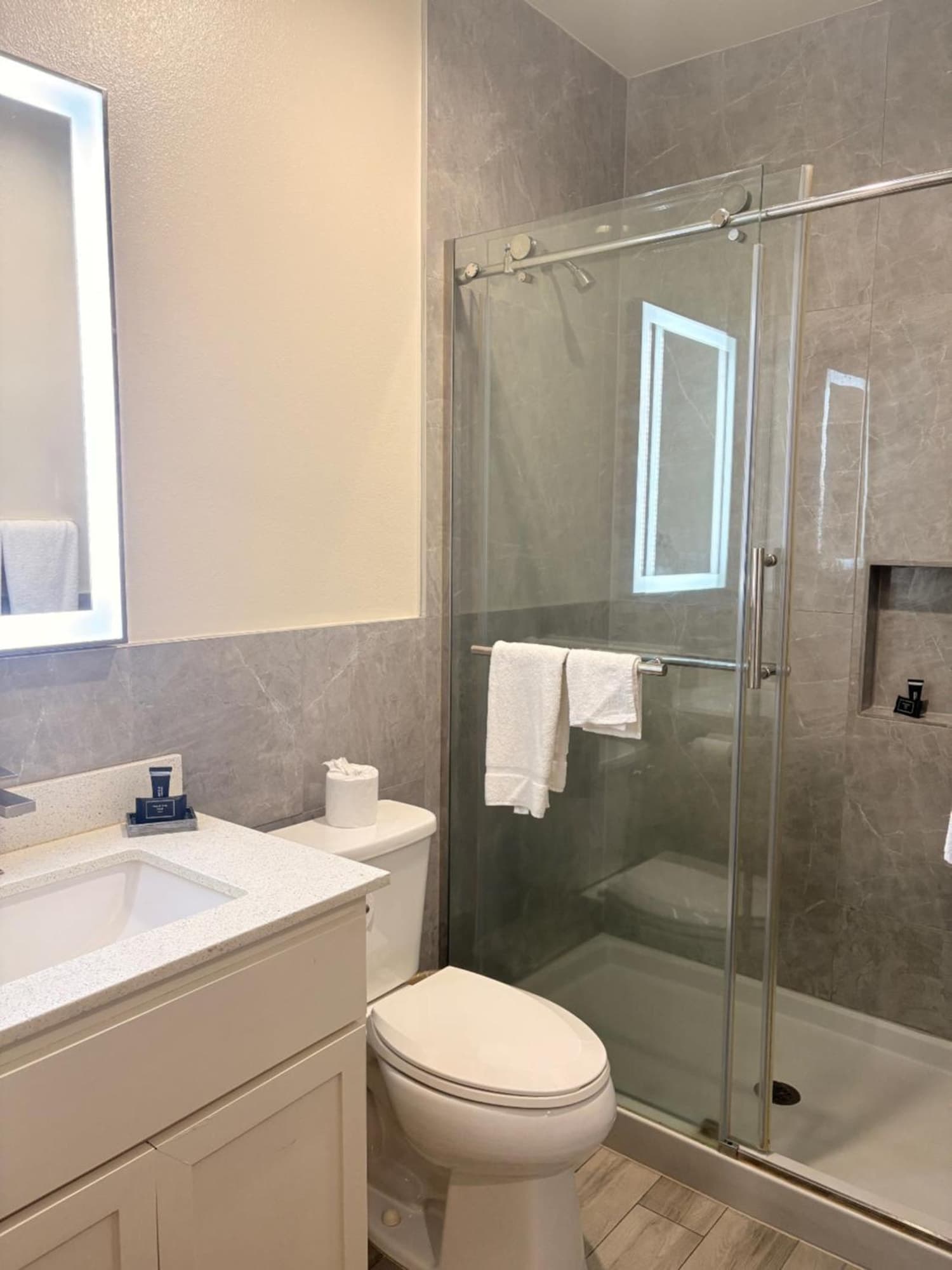 Americas Best Value Inn & Suites Houston Veterans Memorial