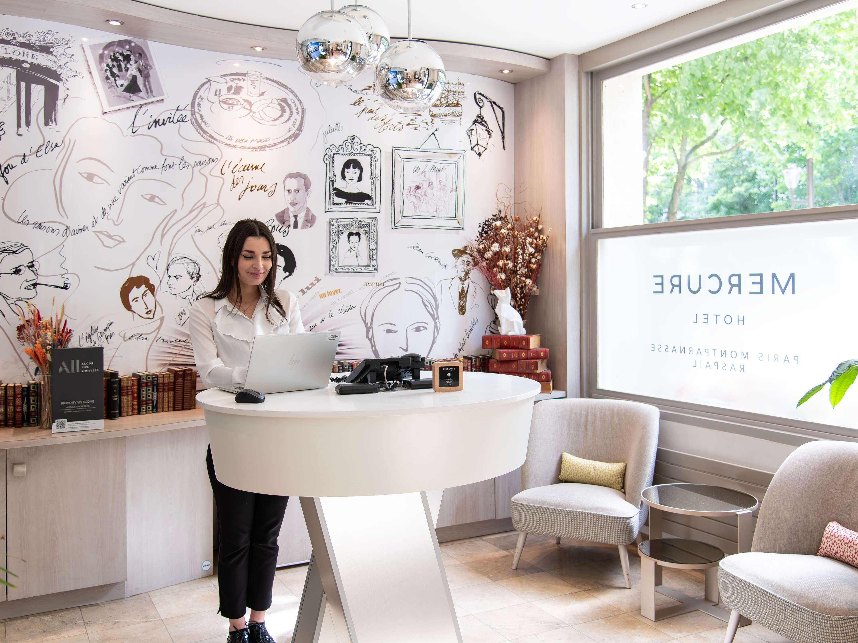 Mercure Paris Montparnasse Raspail Hotel